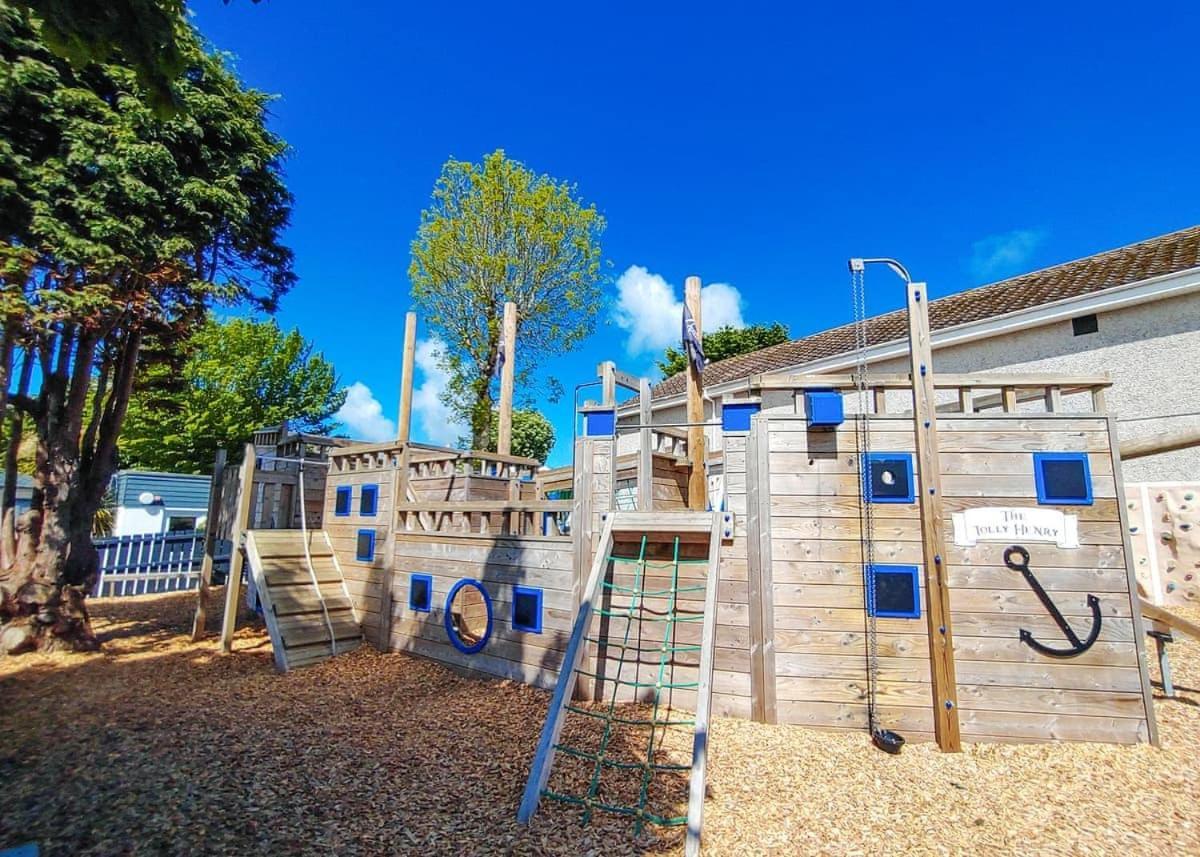 فندق نيوكوييفي  Hendra Park المظهر الخارجي الصورة
